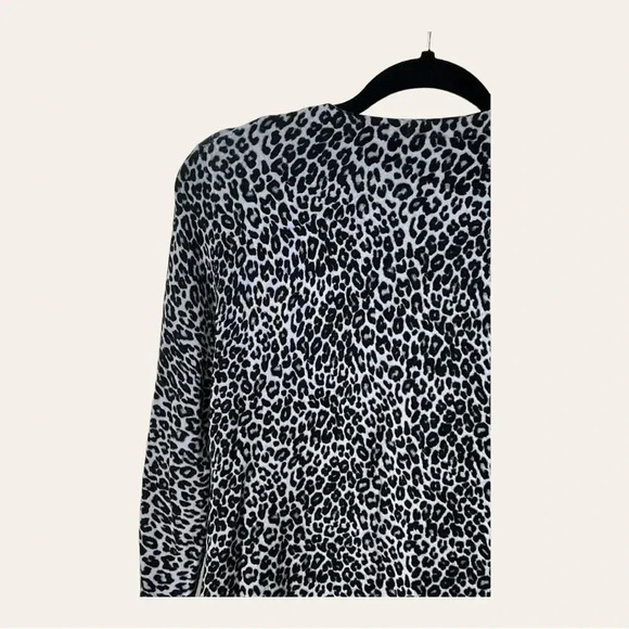 0404. CHARTER CLUB FULL BUTTON UP LONG SLEEVE CARDIGAN SIZE MEDIUM LEOPARD PRINT - Picture 8 of 12